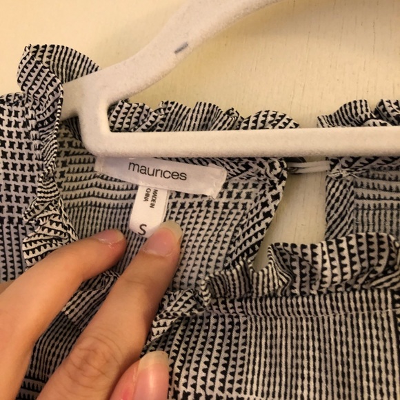 Patterned High Neck Blouse - Picture 4 of 4